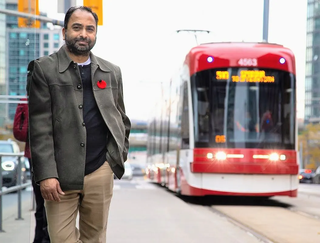Husain at the streetcar